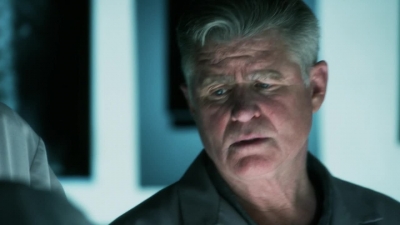 CSI_CRIME_SCENE_INVESTIGATION_-_E14X22_DEAD_IN_HIS_TRACKS_0712.jpg