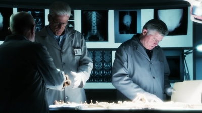 CSI_CRIME_SCENE_INVESTIGATION_-_E14X22_DEAD_IN_HIS_TRACKS_0745.jpg