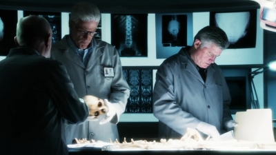 CSI_CRIME_SCENE_INVESTIGATION_-_E14X22_DEAD_IN_HIS_TRACKS_0746.jpg