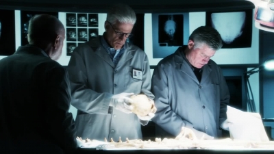 CSI_CRIME_SCENE_INVESTIGATION_-_E14X22_DEAD_IN_HIS_TRACKS_0750.jpg