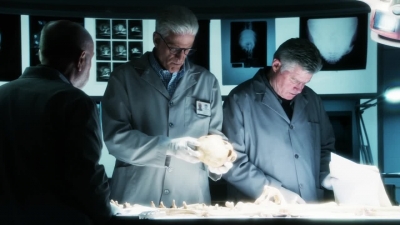 CSI_CRIME_SCENE_INVESTIGATION_-_E14X22_DEAD_IN_HIS_TRACKS_0751.jpg