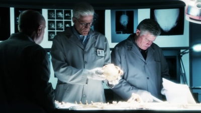 CSI_CRIME_SCENE_INVESTIGATION_-_E14X22_DEAD_IN_HIS_TRACKS_0752.jpg