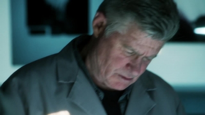 CSI_CRIME_SCENE_INVESTIGATION_-_E14X22_DEAD_IN_HIS_TRACKS_0754.jpg