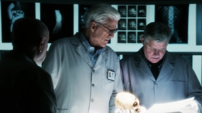 CSI_CRIME_SCENE_INVESTIGATION_-_E14X22_DEAD_IN_HIS_TRACKS_0765.jpg