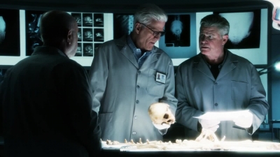 CSI_CRIME_SCENE_INVESTIGATION_-_E14X22_DEAD_IN_HIS_TRACKS_0777.jpg