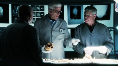 CSI_CRIME_SCENE_INVESTIGATION_-_E14X22_DEAD_IN_HIS_TRACKS_0781.jpg