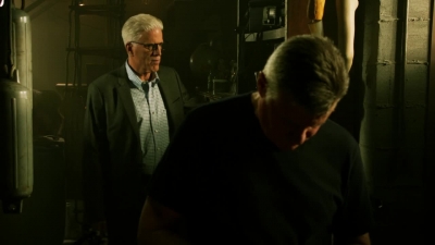 CSI_CRIME_SCENE_INVESTIGATION_-_E14X22_DEAD_IN_HIS_TRACKS_0847.jpg