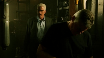 CSI_CRIME_SCENE_INVESTIGATION_-_E14X22_DEAD_IN_HIS_TRACKS_0852.jpg