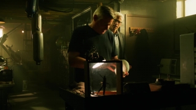 CSI_CRIME_SCENE_INVESTIGATION_-_E14X22_DEAD_IN_HIS_TRACKS_0897.jpg