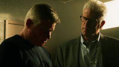 CSI_CRIME_SCENE_INVESTIGATION_-_E14X22_DEAD_IN_HIS_TRACKS_0913.jpg