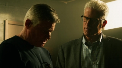 CSI_CRIME_SCENE_INVESTIGATION_-_E14X22_DEAD_IN_HIS_TRACKS_0914.jpg