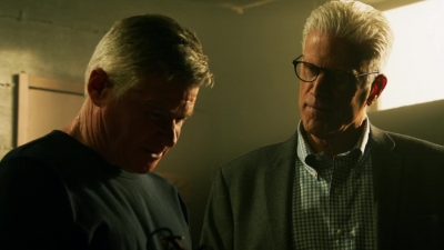 CSI_CRIME_SCENE_INVESTIGATION_-_E14X22_DEAD_IN_HIS_TRACKS_0915.jpg