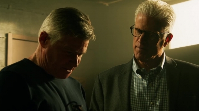 CSI_CRIME_SCENE_INVESTIGATION_-_E14X22_DEAD_IN_HIS_TRACKS_0916.jpg