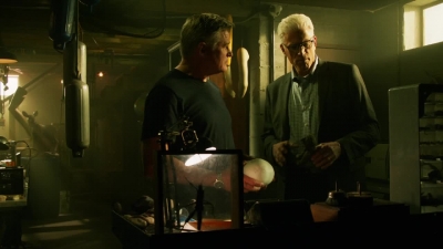 CSI_CRIME_SCENE_INVESTIGATION_-_E14X22_DEAD_IN_HIS_TRACKS_0940.jpg