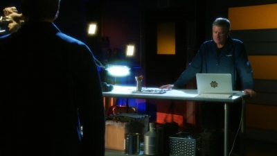 CSI_CRIME_SCENE_INVESTIGATION_-_E14X22_DEAD_IN_HIS_TRACKS_0976.jpg