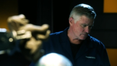 CSI_CRIME_SCENE_INVESTIGATION_-_E14X22_DEAD_IN_HIS_TRACKS_1023.jpg