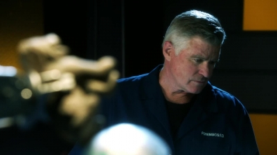 CSI_CRIME_SCENE_INVESTIGATION_-_E14X22_DEAD_IN_HIS_TRACKS_1025.jpg