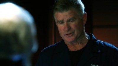 CSI_CRIME_SCENE_INVESTIGATION_-_E14X22_DEAD_IN_HIS_TRACKS_1032.jpg