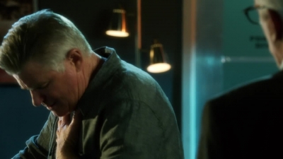 CSI_CRIME_SCENE_INVESTIGATION_-_E14X22_DEAD_IN_HIS_TRACKS_1086.jpg
