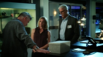 CSI_CRIME_SCENE_INVESTIGATION_-_E14X22_DEAD_IN_HIS_TRACKS_1098.jpg