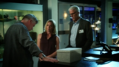 CSI_CRIME_SCENE_INVESTIGATION_-_E14X22_DEAD_IN_HIS_TRACKS_1099.jpg