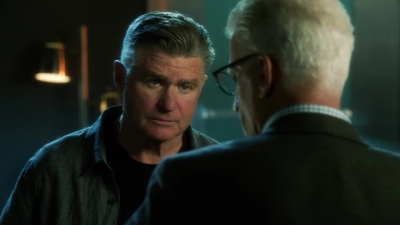CSI_CRIME_SCENE_INVESTIGATION_-_E14X22_DEAD_IN_HIS_TRACKS_1161.jpg