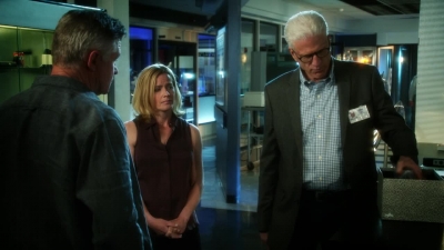 CSI_CRIME_SCENE_INVESTIGATION_-_E14X22_DEAD_IN_HIS_TRACKS_1168.jpg