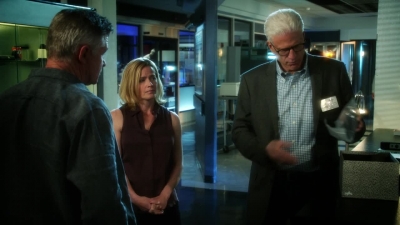 CSI_CRIME_SCENE_INVESTIGATION_-_E14X22_DEAD_IN_HIS_TRACKS_1170.jpg