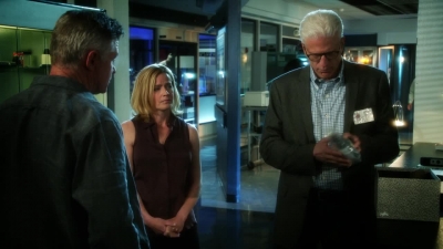 CSI_CRIME_SCENE_INVESTIGATION_-_E14X22_DEAD_IN_HIS_TRACKS_1171.jpg