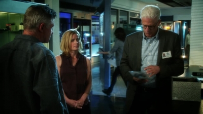 CSI_CRIME_SCENE_INVESTIGATION_-_E14X22_DEAD_IN_HIS_TRACKS_1172.jpg