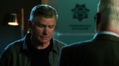 CSI_CRIME_SCENE_INVESTIGATION_-_E14X22_DEAD_IN_HIS_TRACKS_1176.jpg