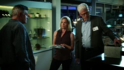 CSI_CRIME_SCENE_INVESTIGATION_-_E14X22_DEAD_IN_HIS_TRACKS_1184.jpg