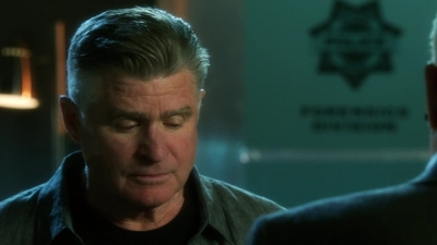 CSI_CRIME_SCENE_INVESTIGATION_-_E14X22_DEAD_IN_HIS_TRACKS_1190.jpg
