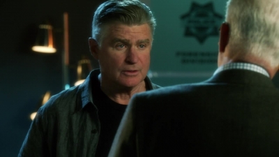 CSI_CRIME_SCENE_INVESTIGATION_-_E14X22_DEAD_IN_HIS_TRACKS_1207.jpg