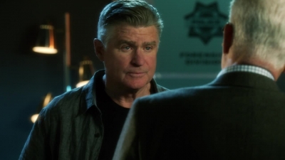 CSI_CRIME_SCENE_INVESTIGATION_-_E14X22_DEAD_IN_HIS_TRACKS_1208.jpg