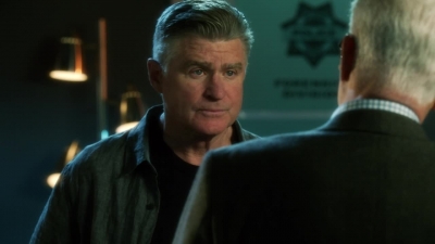 CSI_CRIME_SCENE_INVESTIGATION_-_E14X22_DEAD_IN_HIS_TRACKS_1209.jpg
