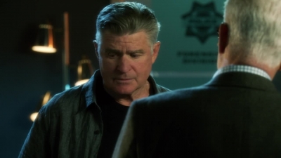 CSI_CRIME_SCENE_INVESTIGATION_-_E14X22_DEAD_IN_HIS_TRACKS_1212.jpg