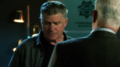 CSI_CRIME_SCENE_INVESTIGATION_-_E14X22_DEAD_IN_HIS_TRACKS_1213.jpg