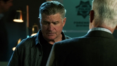 CSI_CRIME_SCENE_INVESTIGATION_-_E14X22_DEAD_IN_HIS_TRACKS_1214.jpg