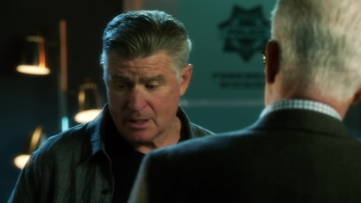 CSI_CRIME_SCENE_INVESTIGATION_-_E14X22_DEAD_IN_HIS_TRACKS_1234.jpg