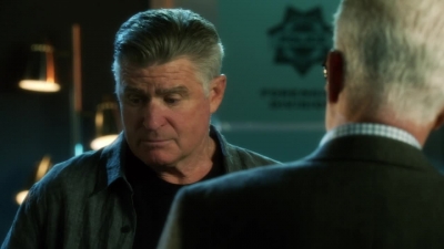 CSI_CRIME_SCENE_INVESTIGATION_-_E14X22_DEAD_IN_HIS_TRACKS_1235.jpg