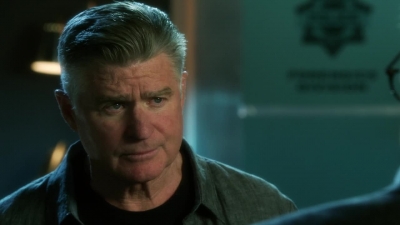 CSI_CRIME_SCENE_INVESTIGATION_-_E14X22_DEAD_IN_HIS_TRACKS_1271.jpg