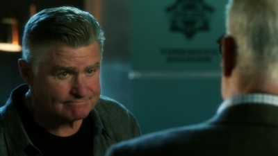 CSI_CRIME_SCENE_INVESTIGATION_-_E14X22_DEAD_IN_HIS_TRACKS_1278.jpg