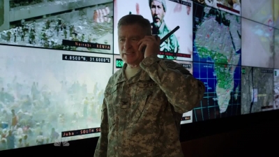 AMERICAN_ODYSSEY_-_E1X01_GONE_ELVIS_086.jpg
