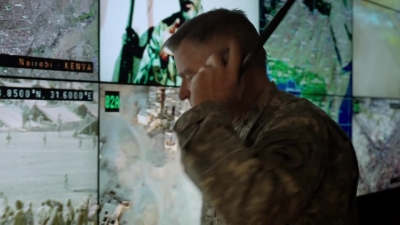 AMERICAN_ODYSSEY_-_E1X01_GONE_ELVIS_094.jpg