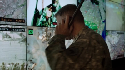 AMERICAN_ODYSSEY_-_E1X01_GONE_ELVIS_096.jpg