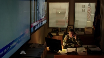 AMERICAN_ODYSSEY_-_E1X01_GONE_ELVIS_270.jpg