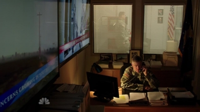 AMERICAN_ODYSSEY_-_E1X01_GONE_ELVIS_308.jpg