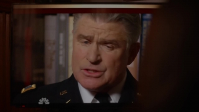 AMERICAN_ODYSSEY_-_E1X02_OSCAR_MIKE_102.jpg