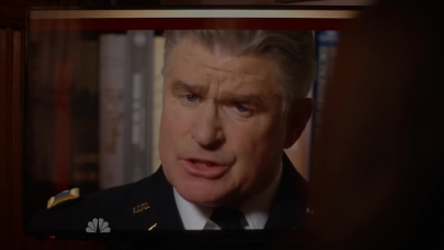 AMERICAN_ODYSSEY_-_E1X02_OSCAR_MIKE_103.jpg